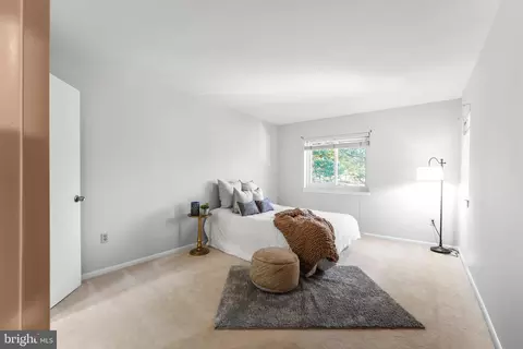 7512 Rolling Rd, Springfield, VA 22153 photo 12