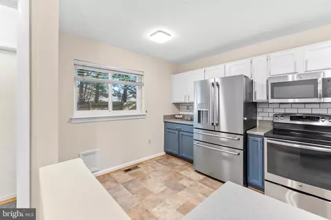 7512 Rolling Rd, Springfield, VA 22153 photo 11
