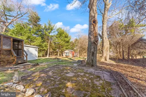 Exterior - 927 Utterback Store Rd, Great Falls, VA 22066 photo 5 of 5