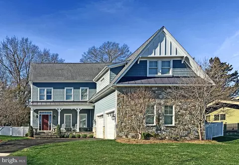 303 Charles St SE, Vienna, VA 22180