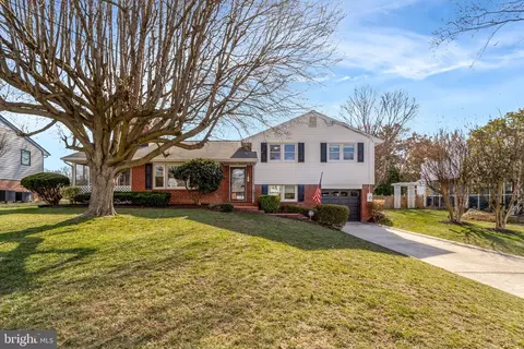 8317 Lilac Ln, Alexandria, VA 22308