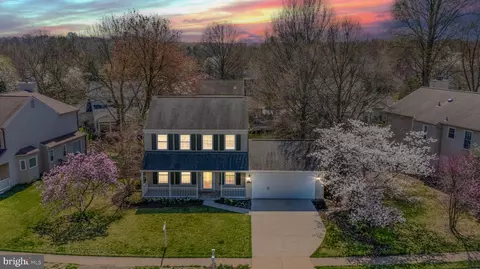 12813 Fantasia Dr, Herndon, VA 20170