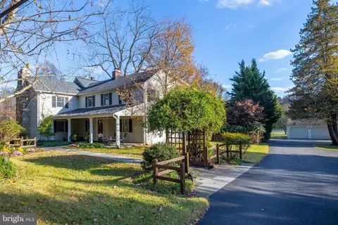 11611 Stuart Mill Rd, Oakton, VA 22124