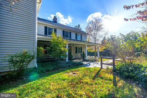 11611 Stuart Mill Rd, Oakton, VA 22124 photo 4
