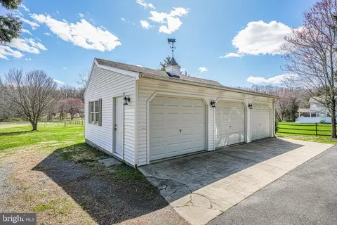 11611 Stuart Mill Rd, Oakton, VA 22124 photo 57