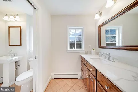 11611 Stuart Mill Rd, Oakton, VA 22124 photo 40