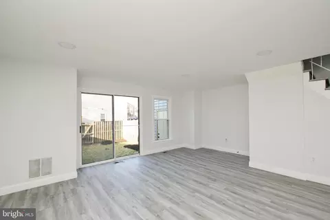 7854 Parthian Ct, Springfield, VA 22153 photo 11