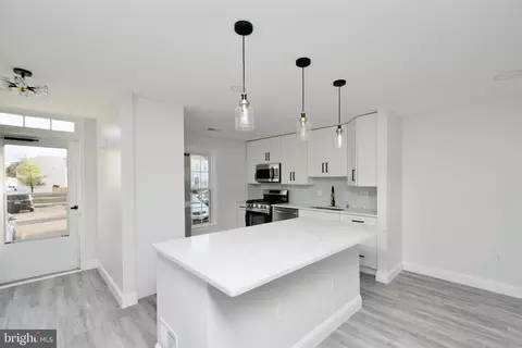 7854 Parthian Ct, Springfield, VA 22153 photo 4