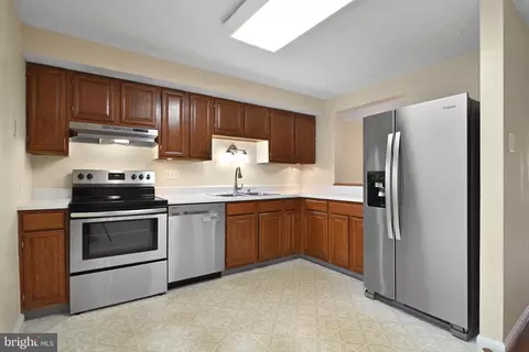 8090 Steeple Chase Ct, Springfield, VA 22153 photo 8