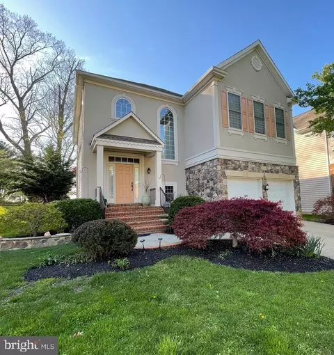 3824 Highland Oaks Dr, Fairfax, VA 22033