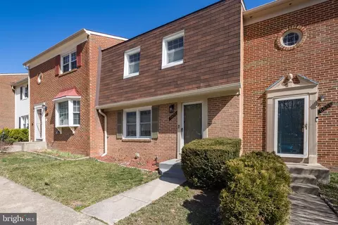 6856 Dina Leigh Ct, Springfield, VA 22153