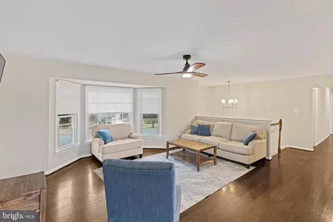 7819 Richfield Rd, Springfield, VA 22153 photo 6