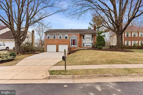 7819 Richfield Rd, Springfield, VA 22153 photo 2