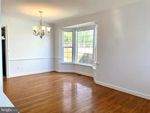 8429 Ambrose Ct, Springfield, VA 22153 photo 10