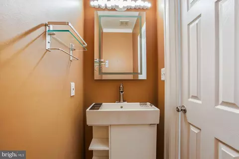 8429 Ambrose Ct, Springfield, VA 22153 photo 21