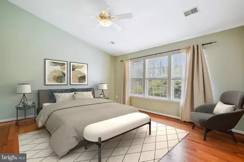 8429 Ambrose Ct, Springfield, VA 22153 photo 6