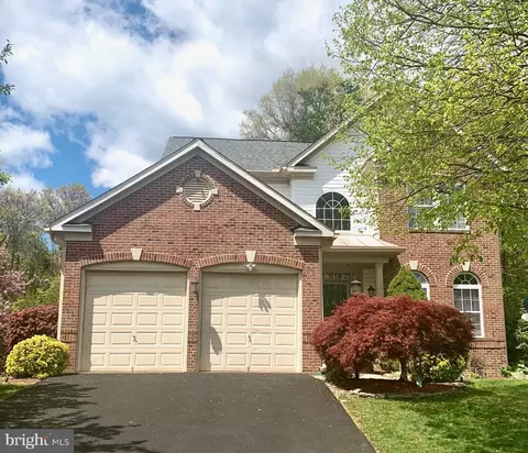 8429 Ambrose Ct, Springfield, VA 22153