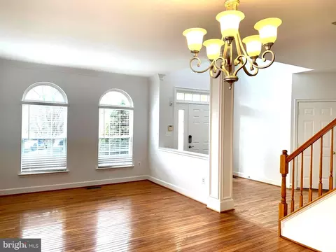 8429 Ambrose Ct, Springfield, VA 22153 photo 9