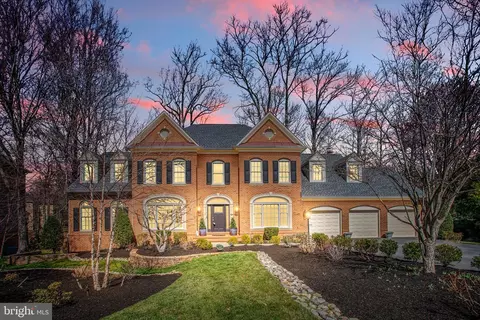 1139 Round Pebble Ln, Reston, VA 20194