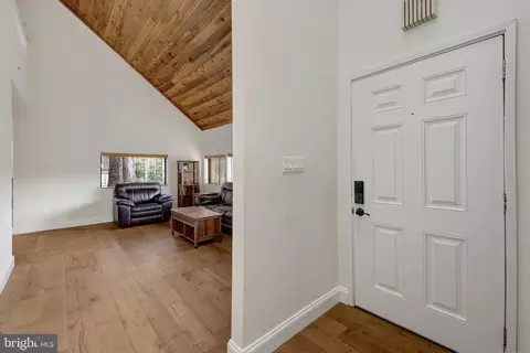 Entry Way - 1941 Upper Lake Dr, Reston, VA 20191 photo 1 of 11