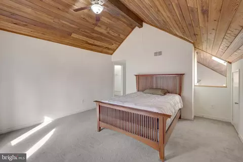 Bedroom - 1941 Upper Lake Dr, Reston, VA 20191 photo 6 of 6
