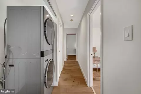 Entry Way - 1941 Upper Lake Dr, Reston, VA 20191 photo 8 of 11