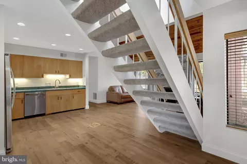 Entry Way - 1941 Upper Lake Dr, Reston, VA 20191 photo 6 of 11