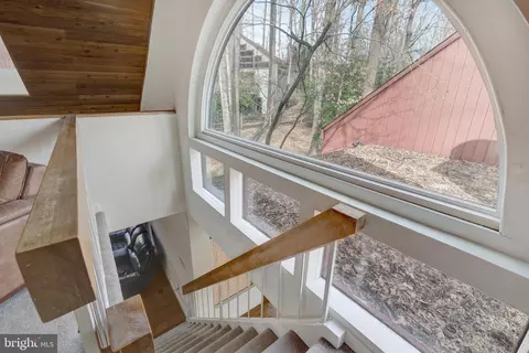 Entry Way - 1941 Upper Lake Dr, Reston, VA 20191 photo 11 of 11
