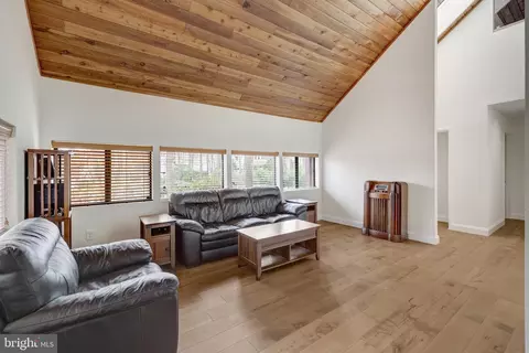 Living - 1941 Upper Lake Dr, Reston, VA 20191 photo 3 of 8