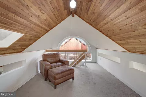 Entry Way - 1941 Upper Lake Dr, Reston, VA 20191 photo 9 of 11
