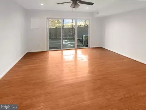 8517 Milford Ct #906, Springfield, VA 22152 photo 16
