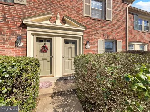 8517 Milford Ct #906, Springfield, VA 22152 photo 9
