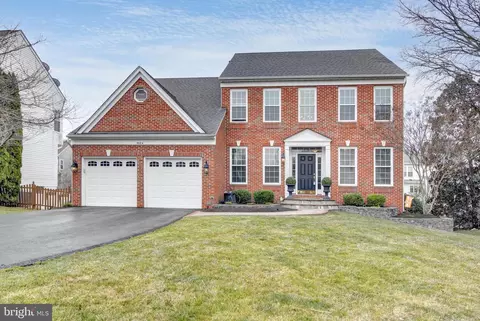 5084 Highbourne Ln, Centreville, VA 20120