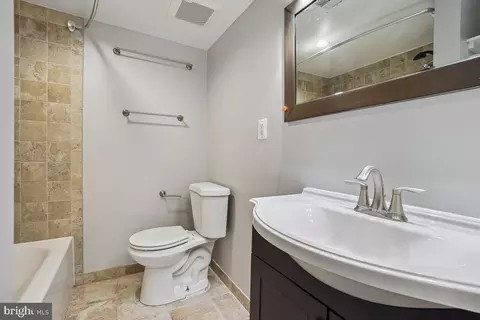 Bath - 8358 H Dunham Ct #626, Springfield, VA 22152 photo 1 of 2