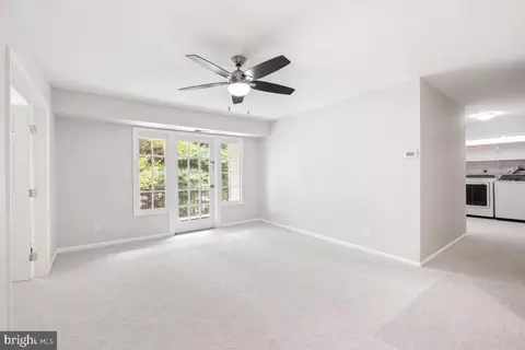 Living - 8358 H Dunham Ct #626, Springfield, VA 22152 photo 2 of 2