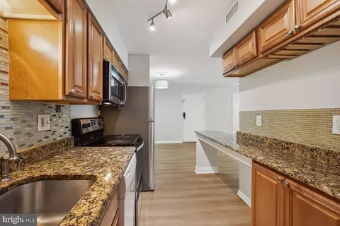 Kitchen - 8358 H Dunham Ct #626, Springfield, VA 22152 photo 4 of 4