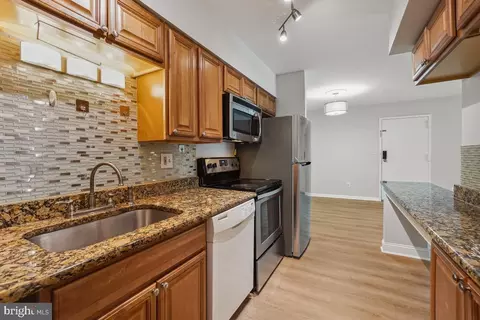 Kitchen - 8358 H Dunham Ct #626, Springfield, VA 22152 photo 3 of 4