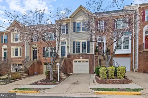 5577 Jowett Ct, Alexandria, VA 22315