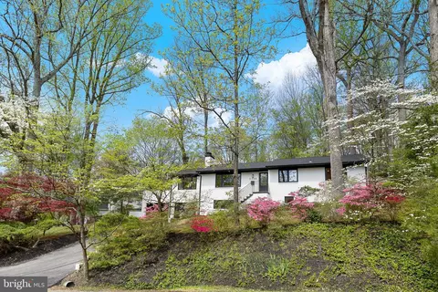 3330 Grass Hill Ter, Falls Church, VA 22044