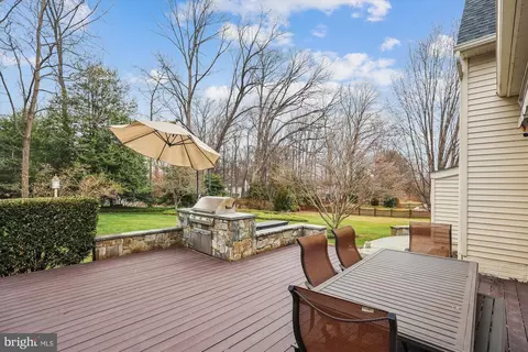 Exterior - 10904 Hunter Gate Way, Reston, VA 20194 photo 8 of 17
