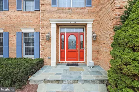 Exterior - 10904 Hunter Gate Way, Reston, VA 20194 photo 16 of 17
