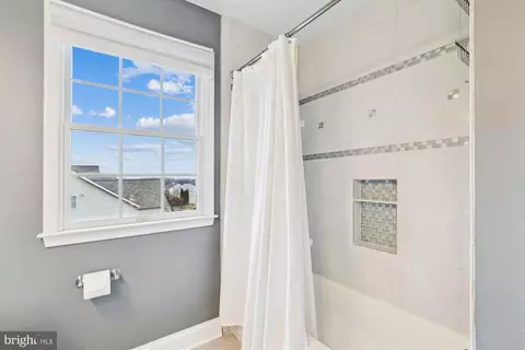 Bath - 10904 Hunter Gate Way, Reston, VA 20194 photo 8 of 10