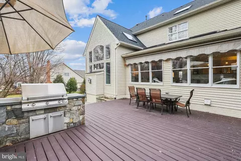 Exterior - 10904 Hunter Gate Way, Reston, VA 20194 photo 6 of 17