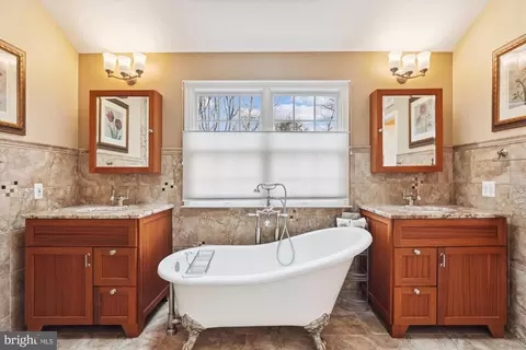 Bath - 10904 Hunter Gate Way, Reston, VA 20194 photo 2 of 10