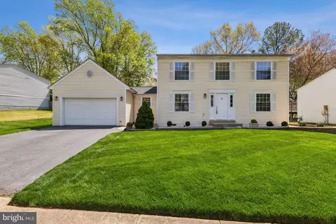13738 Cabells Mill Dr, Centreville, VA 20120