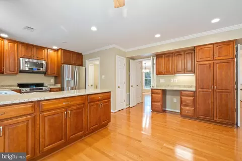 7733 Huntsman Blvd, Springfield, VA 22153 photo 8