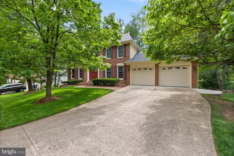 7733 Huntsman Blvd, Springfield, VA 22153 photo 2