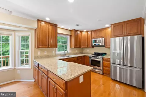 7733 Huntsman Blvd, Springfield, VA 22153 photo 11