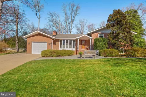 4710 Tarpon Ln, Alexandria, VA 22309