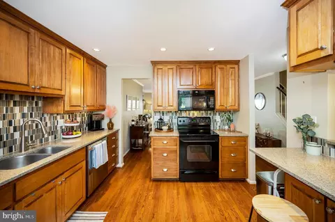 6164 Forest Creek Ct, Springfield, VA 22152 photo 10